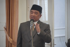 Bupati Garut Lantik Dua Kades Hasil PAW, Titip Tiga Prioritas Pendidikan, Kesehatan, dan Ekonomi