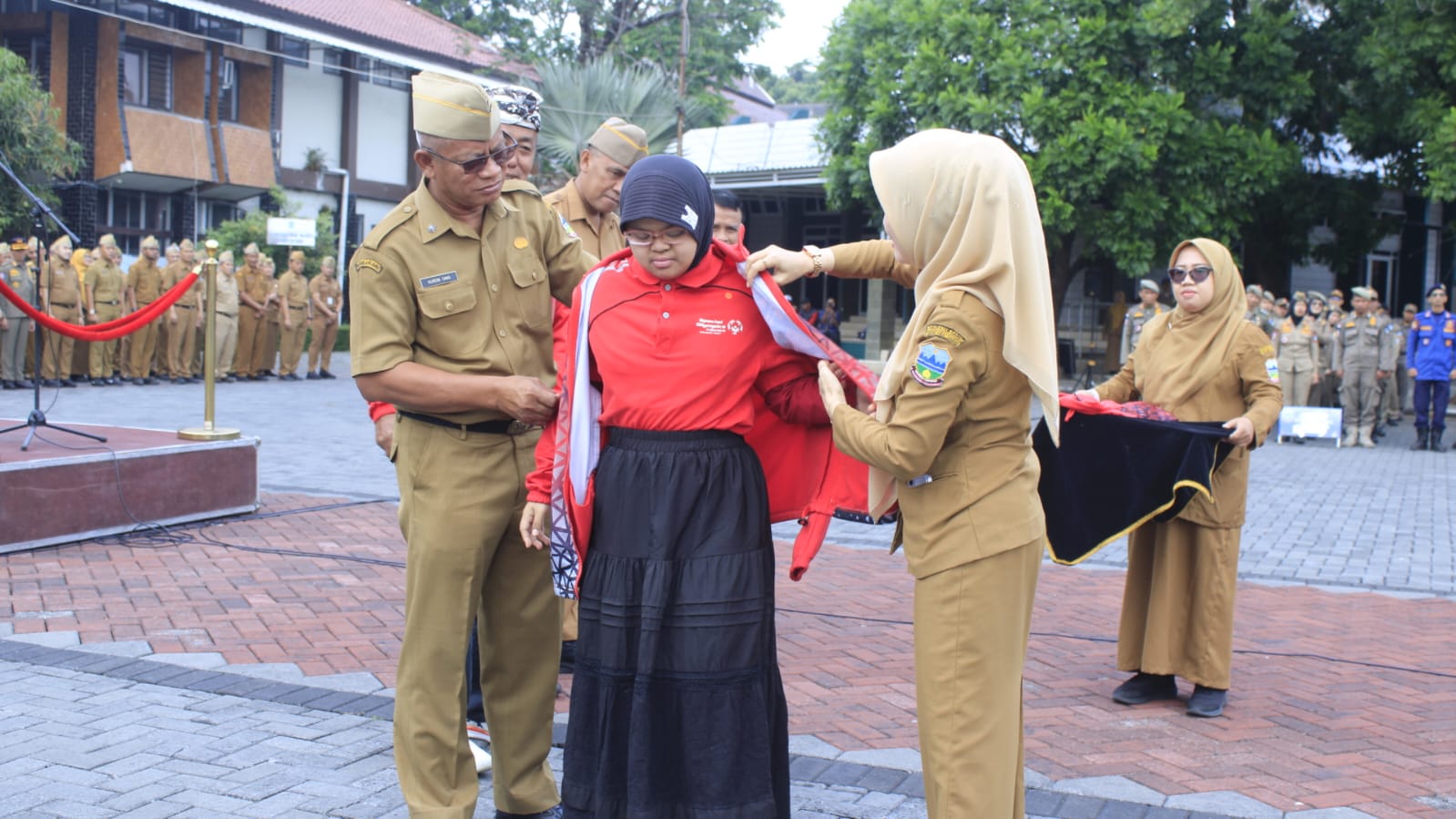 Enam Atlet Garut Siap Berlaga di PESONAS II 2026, Sekda Lepas Kontingen ke NTT
